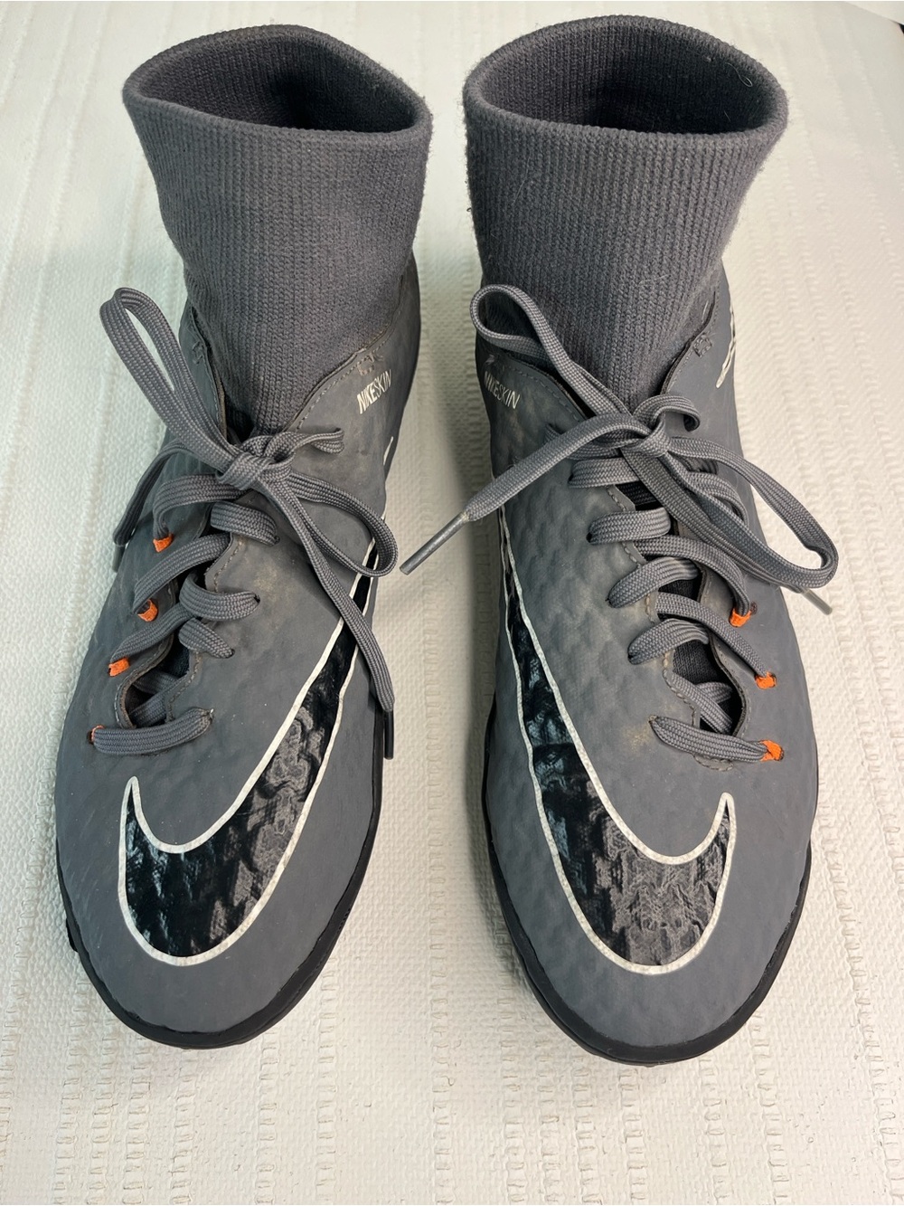Nike Turf Soccer Shoes in Gray w "Nike Skin" Hypervenom Phantom 3, youth size 7